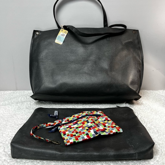 Iota Chic "Mosaic" 3-piece Tote Travel Bag Set Black Exterior - Picture 5 of 12